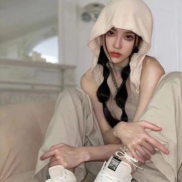 荒诞的故事 海报